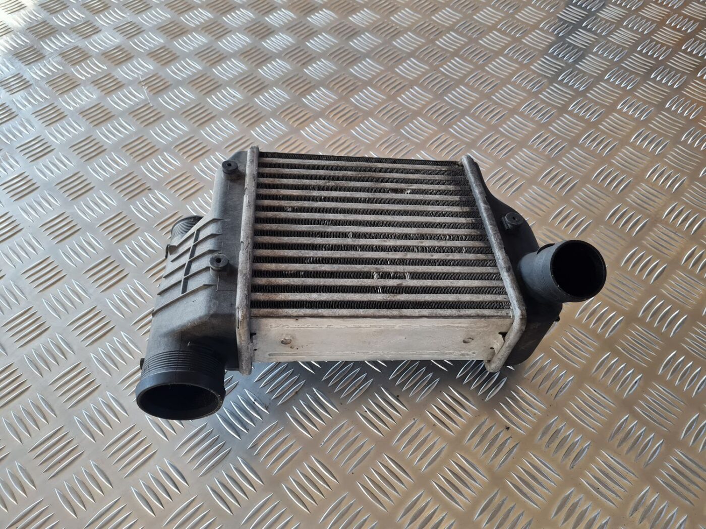 Interkūleris priekš AUDI A6 AVANT 2006 S-LINE 4 Interkūleris priekš AUDI A6 AVANT 2006 S-LINE