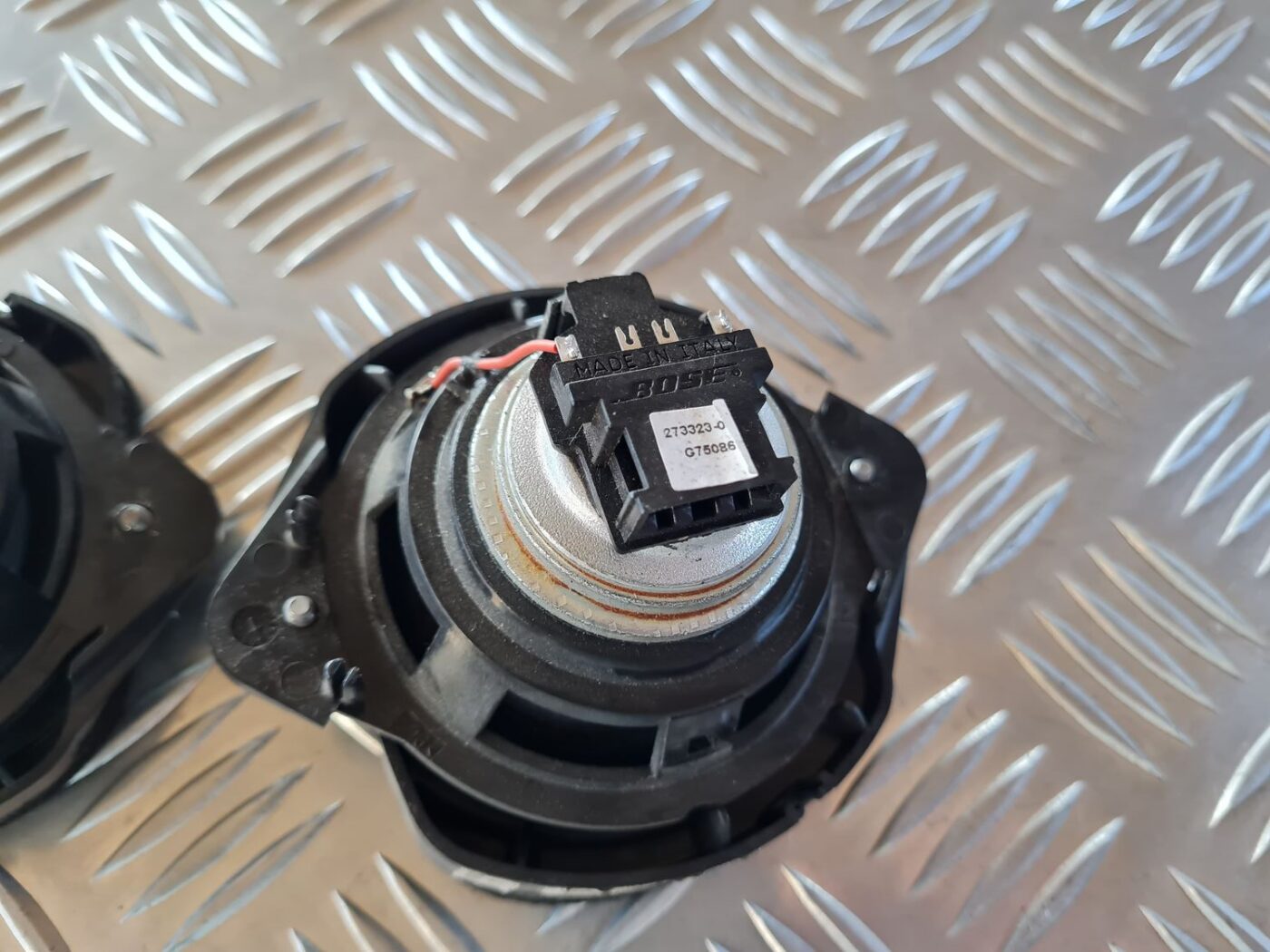 Durvju skaļrunis, augšā priekš AUDI A6 AVANT 2006 S-LINE