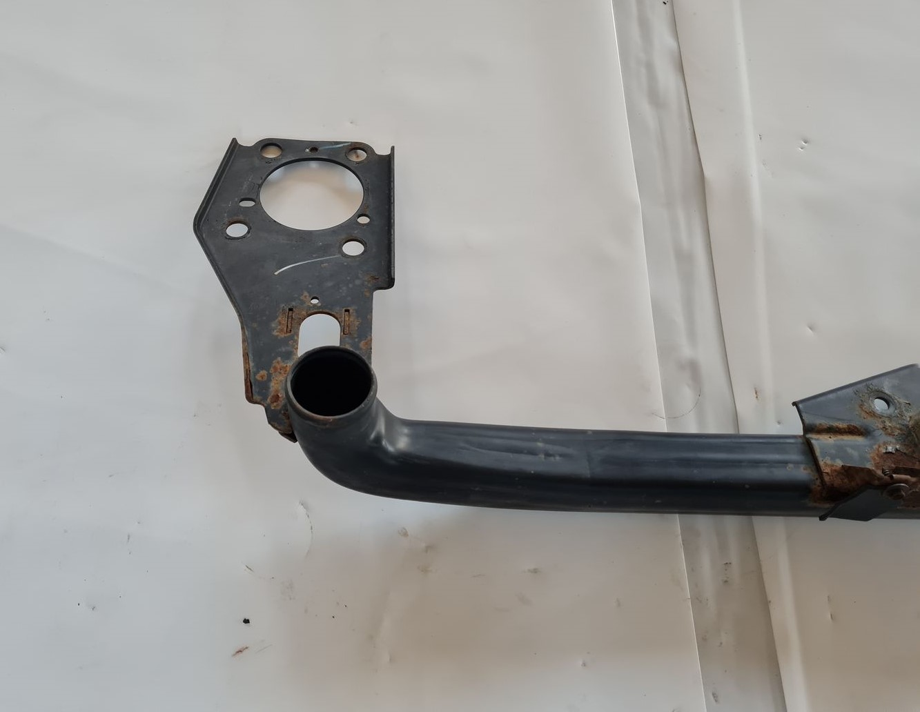 Dzinēja kronšteins priekš AUDI A6 AVANT 2006 S-LINE 2 Dzinēja kronšteins priekš AUDI A6 AVANT 2006 S-LINE