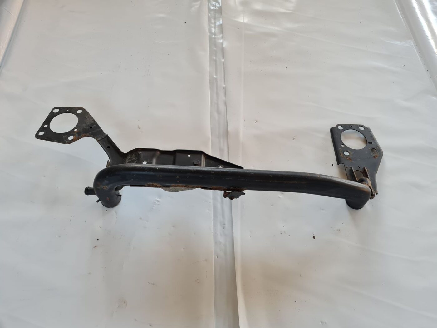 Dzinēja kronšteins priekš AUDI A6 AVANT 2006 S-LINE 3 Dzinēja kronšteins priekš AUDI A6 AVANT 2006 S-LINE