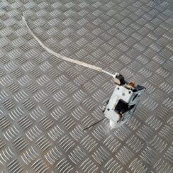 Priekšējo kreiso durvju slēdzene priekš AUDI A4 2000 AVANT