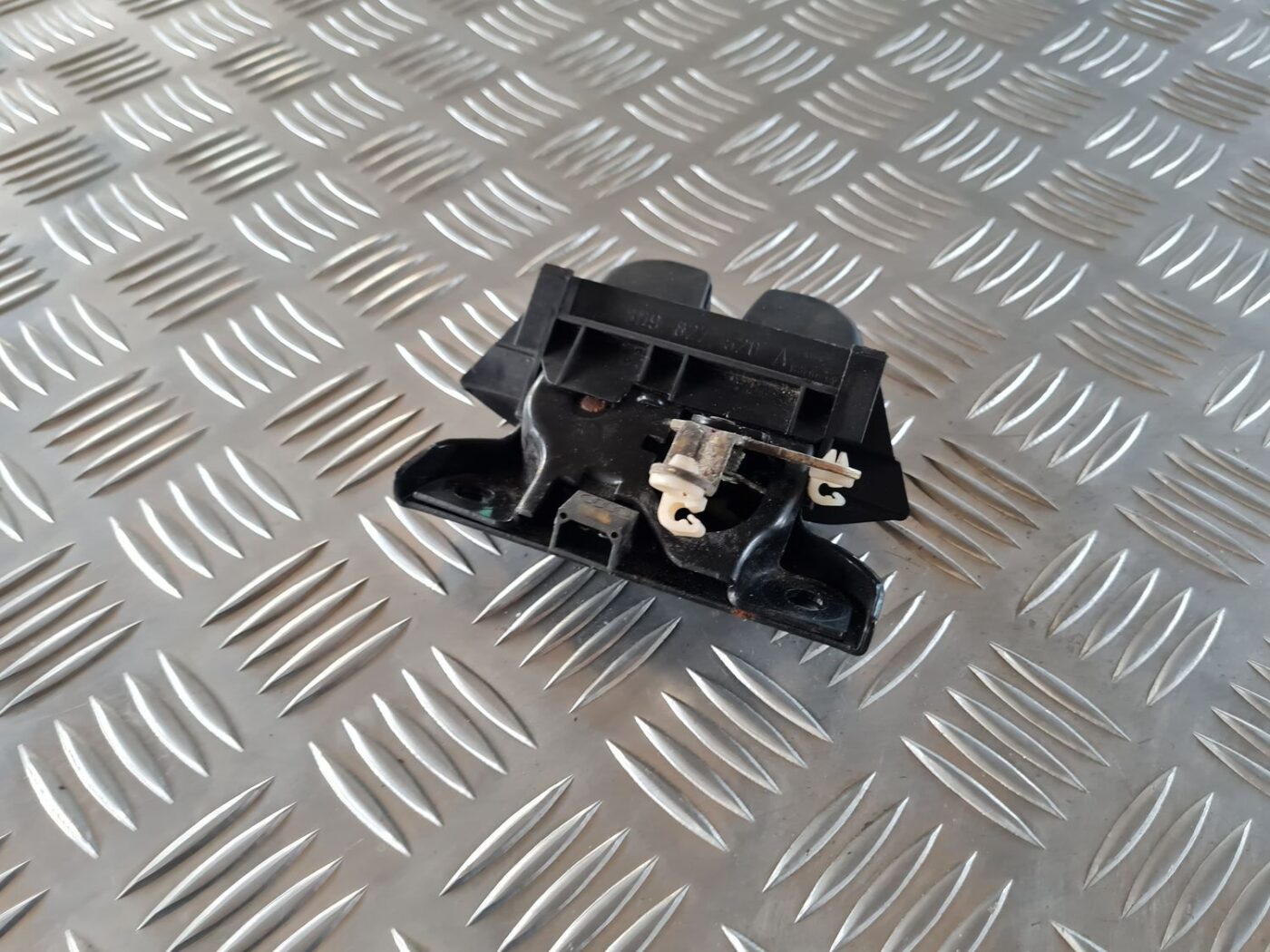 Bagāžnieka vāka slēdzene priekš AUDI A4 2000 AVANT