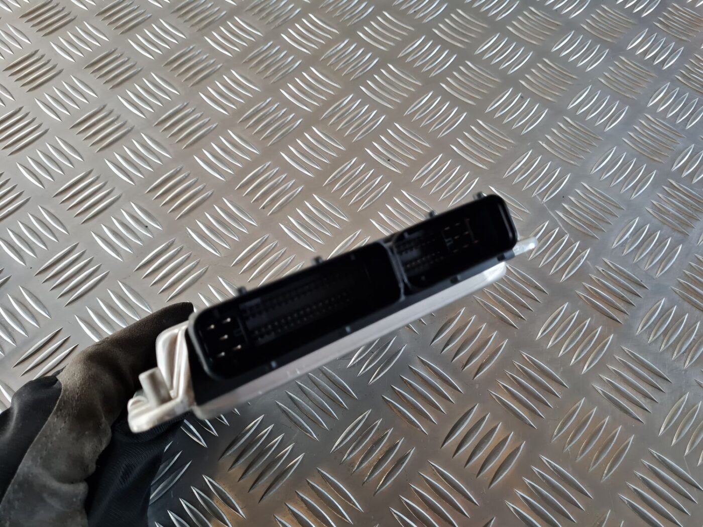 Dzinēja vadības bloks priekš AUDI A4 2000 AVANT