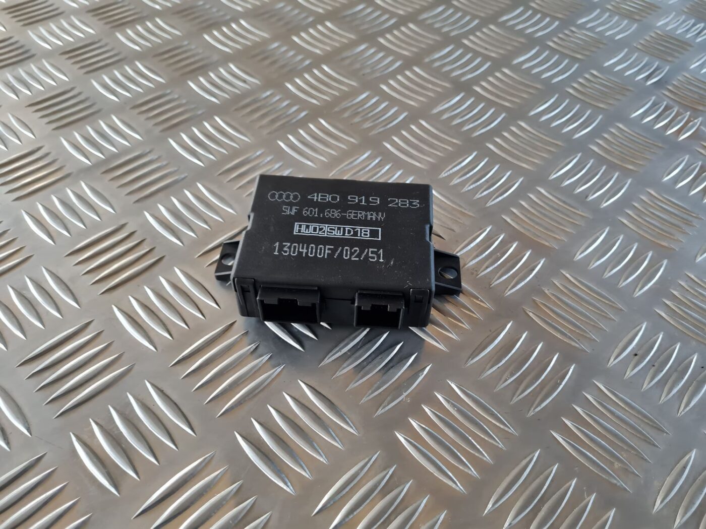 Parkošanās devēju vadības bloks priekš AUDI A4 2000 AVANT 1 Parkošanās devēju vadības bloks priekš AUDI A4 2000 AVANT