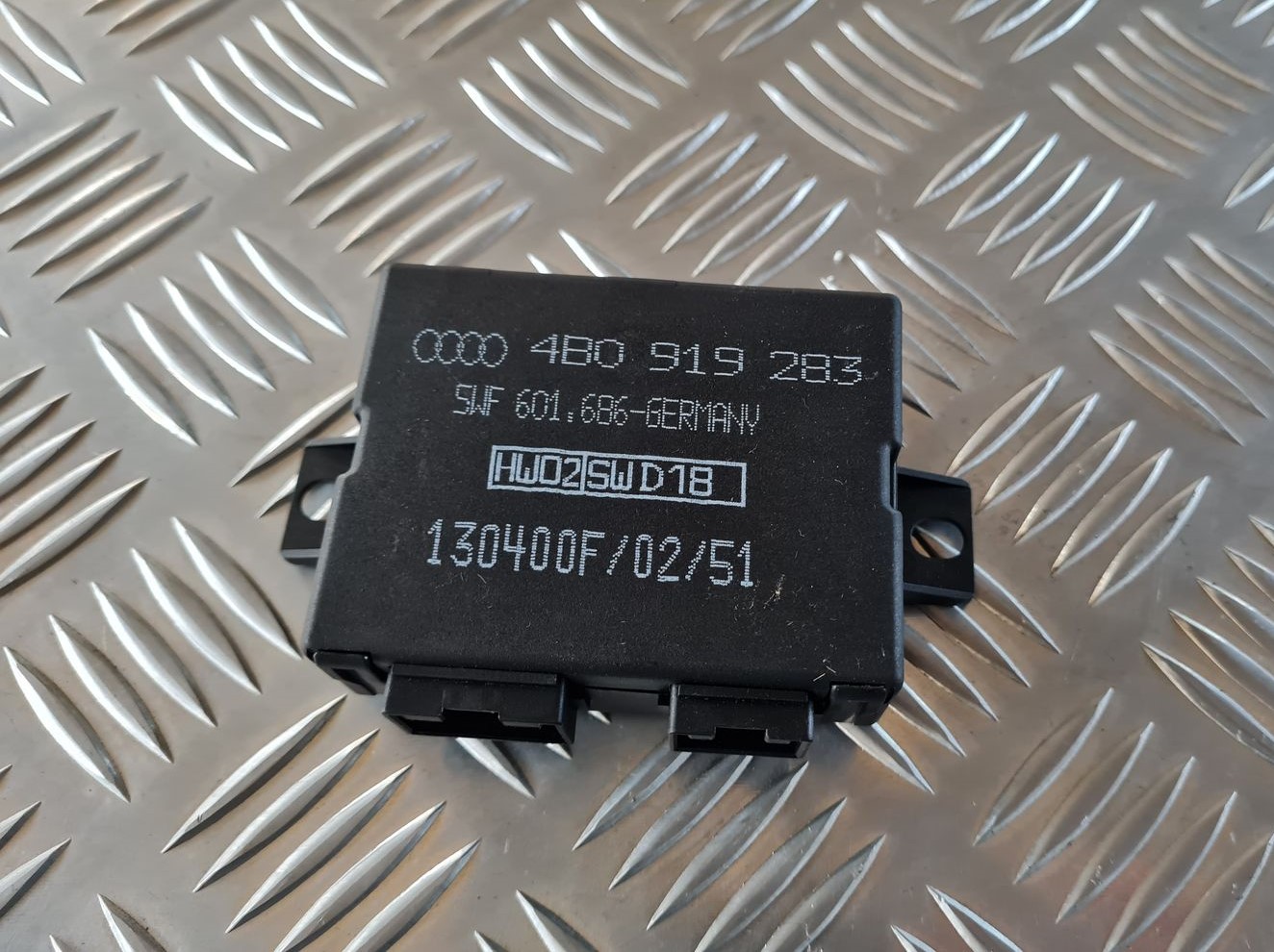 Parkošanās devēju vadības bloks priekš AUDI A4 2000 AVANT 2 Parkošanās devēju vadības bloks priekš AUDI A4 2000 AVANT