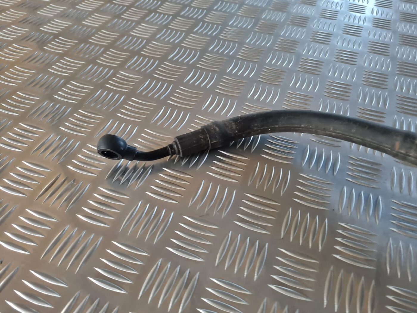 Hidrauliska pastiprinātāja caurule priekš AUDI A4 2000 AVANT 3 Hidrauliska pastiprinātāja caurule priekš AUDI A4 2000 AVANT