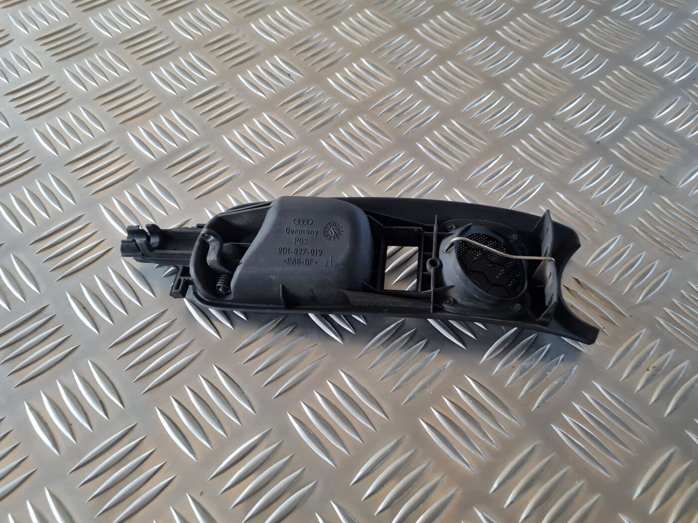 Salona durvju rokturis, priekšējais kreisais priekš AUDI A4 2000 AVANT 4 Salona durvju rokturis, priekšējais kreisais priekš AUDI A4 2000 AVANT