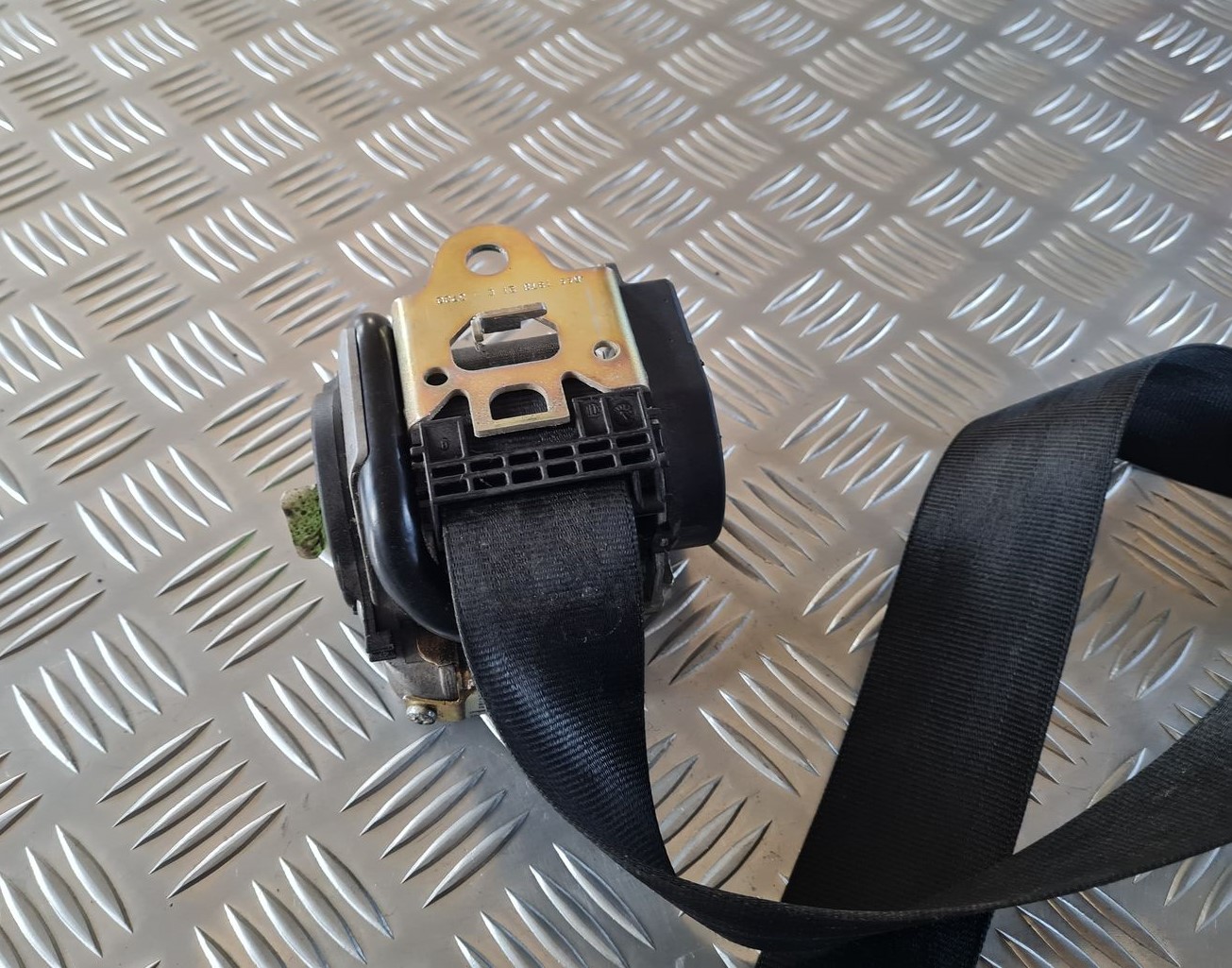 Priekšējā labā drošības josta priekš AUDI A4 2000 AVANT 3 Priekšējā labā drošības josta priekš AUDI A4 2000 AVANT