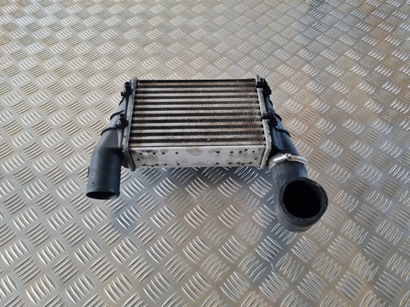 Interkūleris priekš AUDI A4 2000 AVANT 1 Interkūleris priekš AUDI A4 2000 AVANT