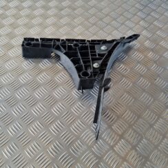 Aizmugurējā spārna un bufera stiprinājums priekš AUDI A4 2000 AVANT