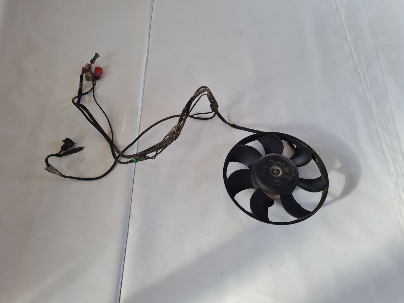 Dzesēšanas radiatora ventilators priekš AUDI A4 2000 AVANT 1 Dzesēšanas radiatora ventilators priekš AUDI A4 2000 AVANT