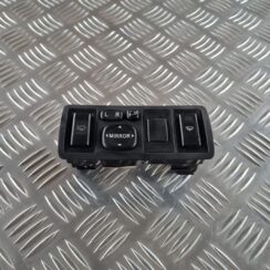 Mērinstrumentu paneļa pārslēgšanas pogas priekš TOYOTA AVENSIS 2007