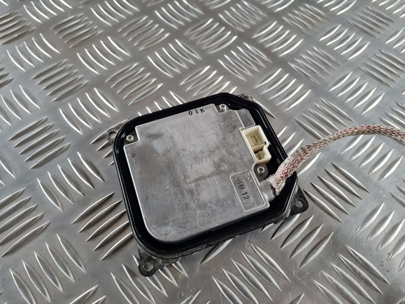 Ksenona vadības bloks priekš TOYOTA AVENSIS 2007 3 Ksenona vadības bloks priekš TOYOTA AVENSIS 2007