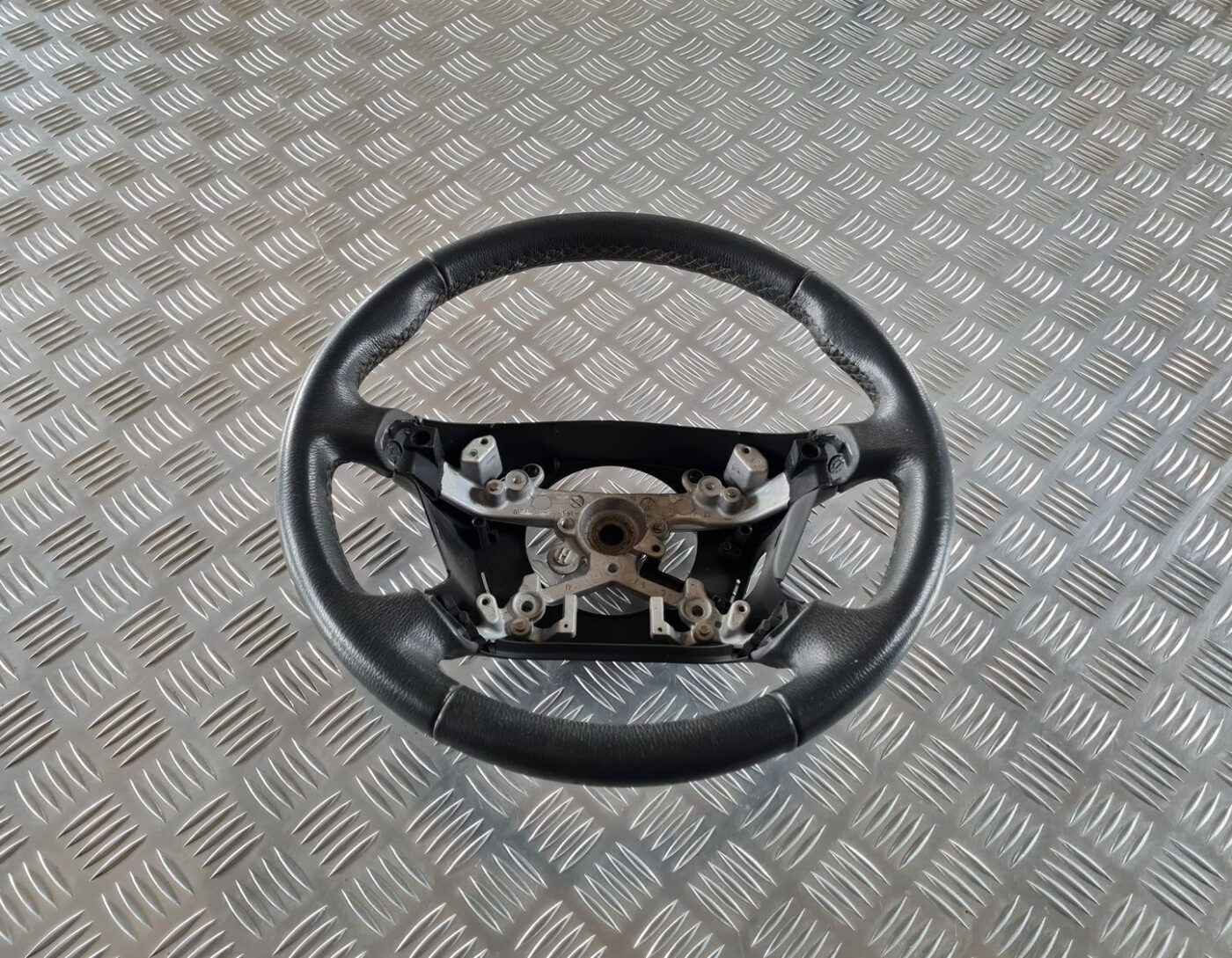 Stūre priekš TOYOTA AVENSIS 2007