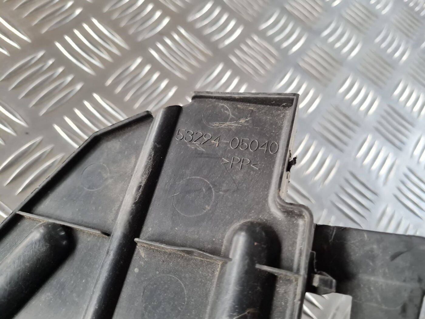 Ieplūdes gaisa deflektors/Difuzors priekš TOYOTA AVENSIS 2007 3 Ieplūdes gaisa deflektors/Difuzors priekš TOYOTA AVENSIS 2007