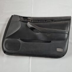 Priekšējo labo durvju apdare priekš TOYOTA AVENSIS 2007