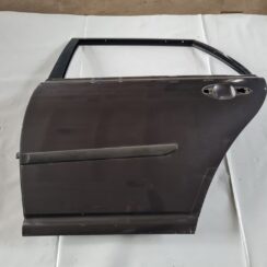 Aizmugurējās kreisās durvis priekš TOYOTA AVENSIS 2007