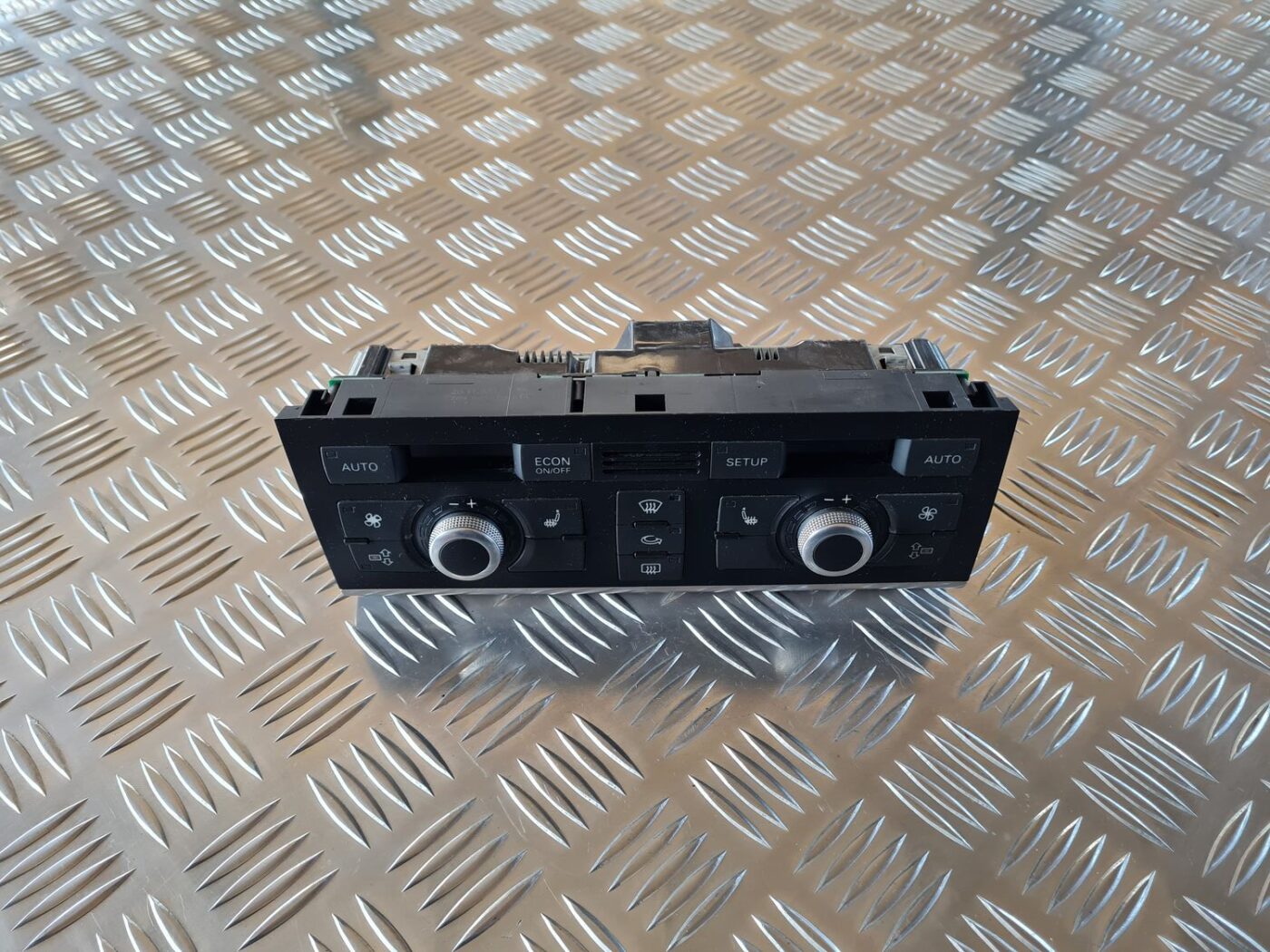 Klimata kontroles bloks priekš AUDI A6 2008 1 Klimata kontroles bloks priekš AUDI A6 2008