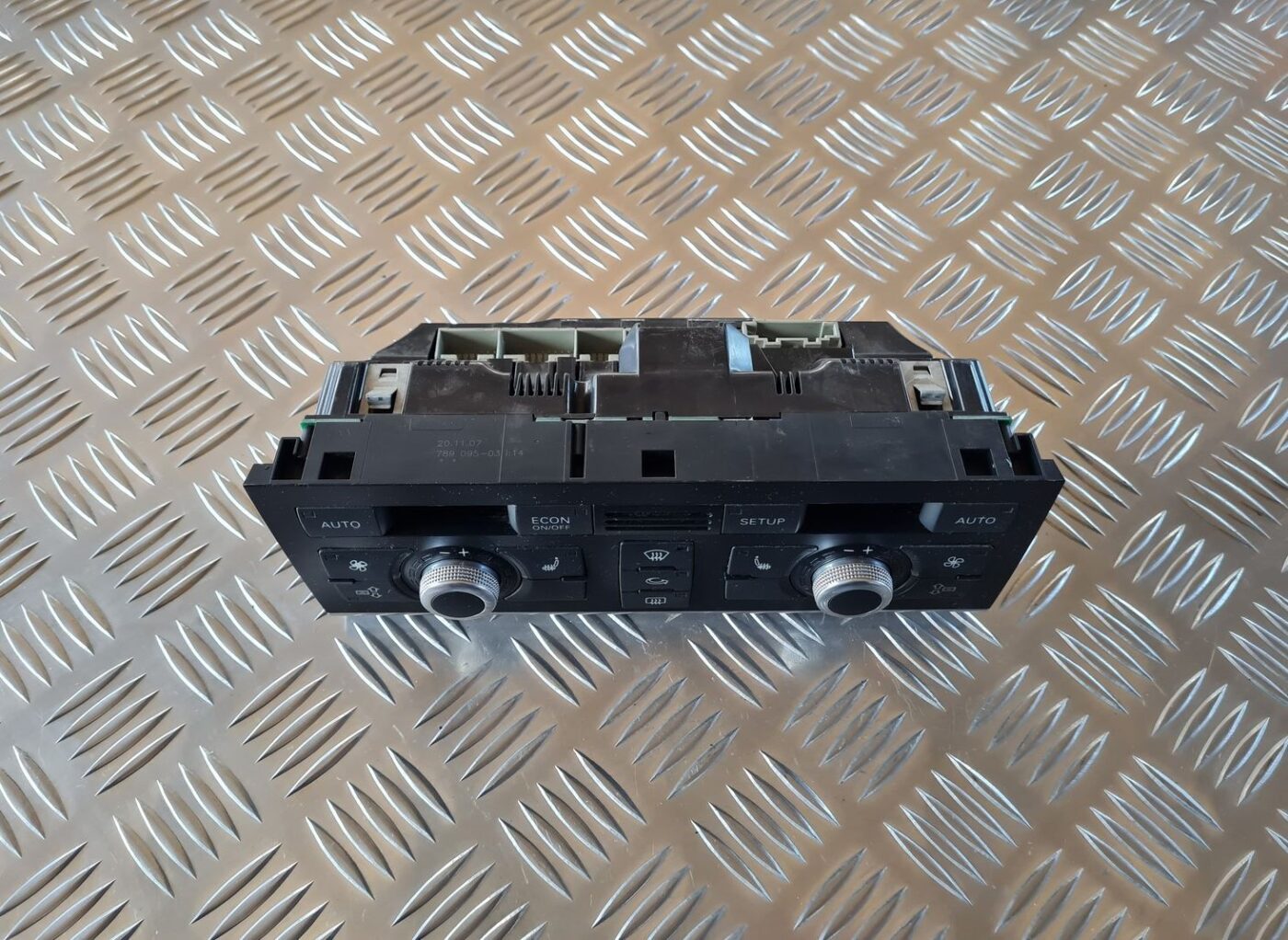 Klimata kontroles bloks priekš AUDI A6 2008 6 Klimata kontroles bloks priekš AUDI A6 2008