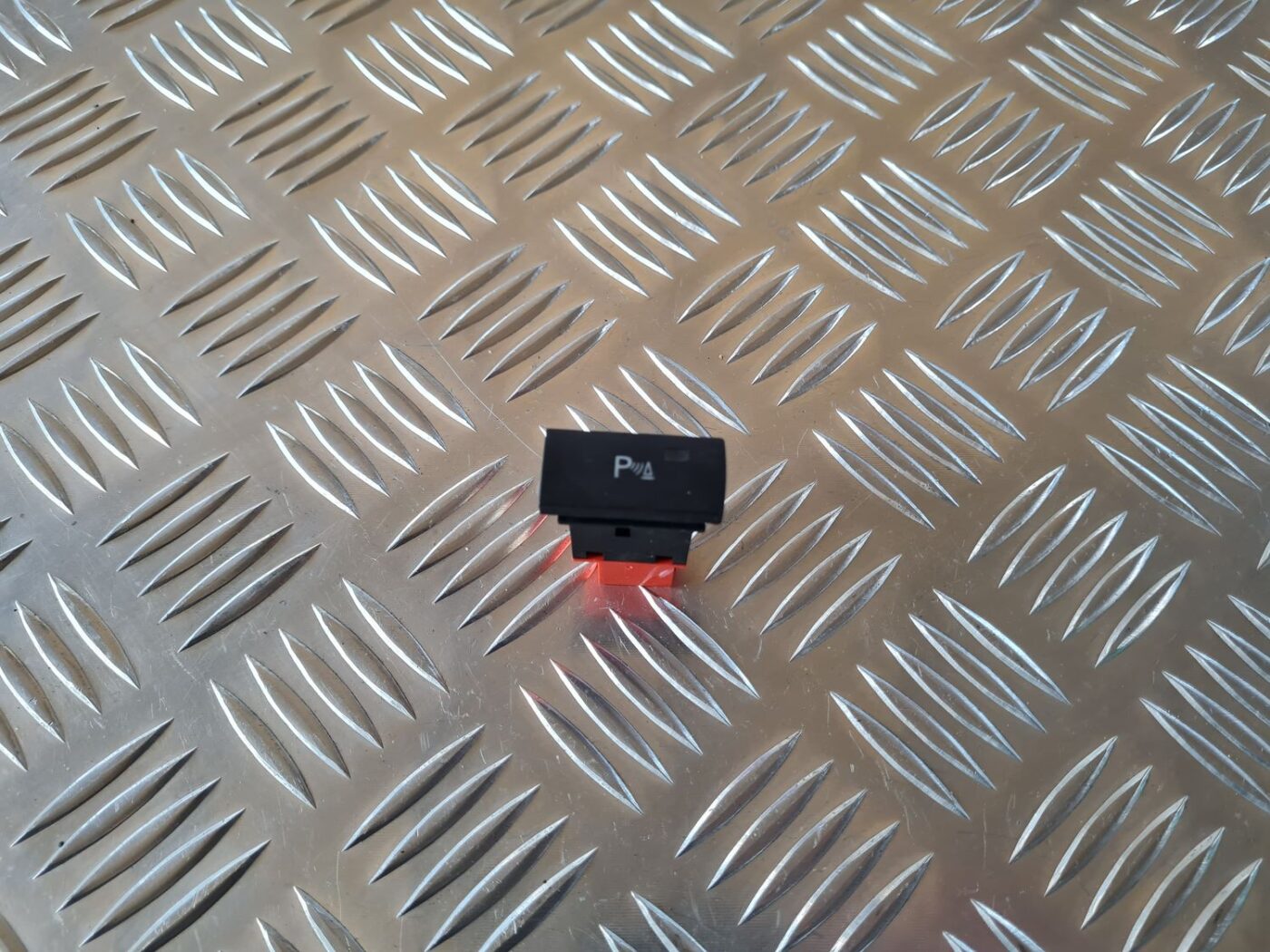 Parkošanās devēju poga priekš AUDI A6 2008 1 Parkošanās devēju poga priekš AUDI A6 2008