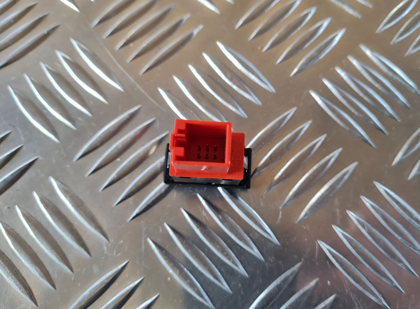 Parkošanās devēju poga priekš AUDI A6 2008 2 Parkošanās devēju poga priekš AUDI A6 2008