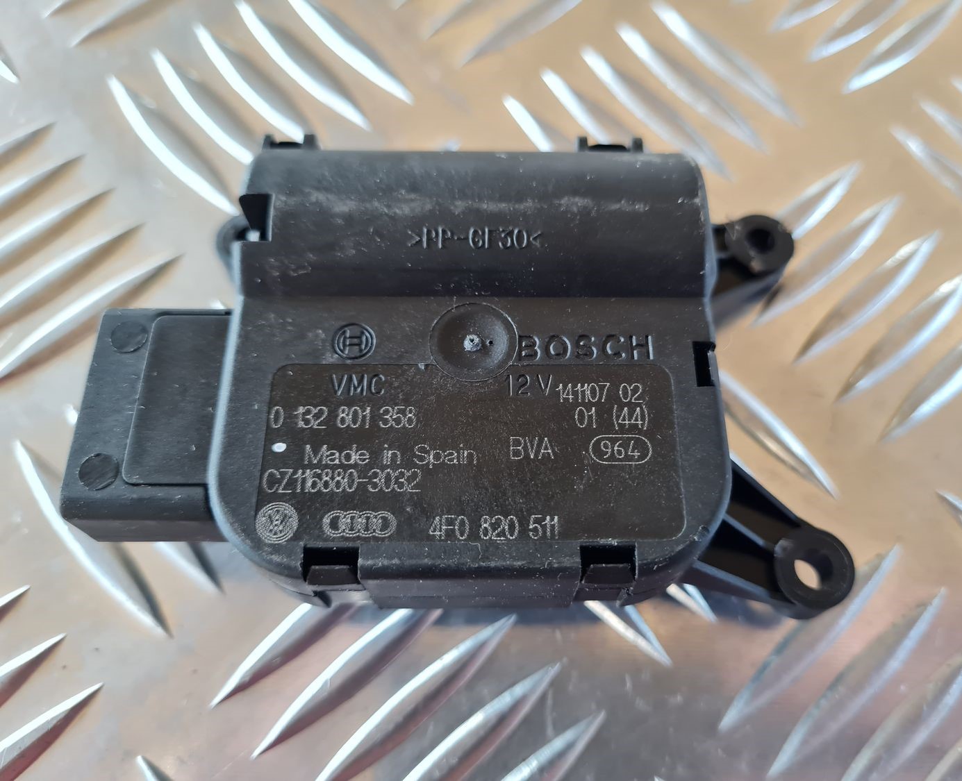 Apsildes sistēmas aktuators priekš AUDI A6 2008