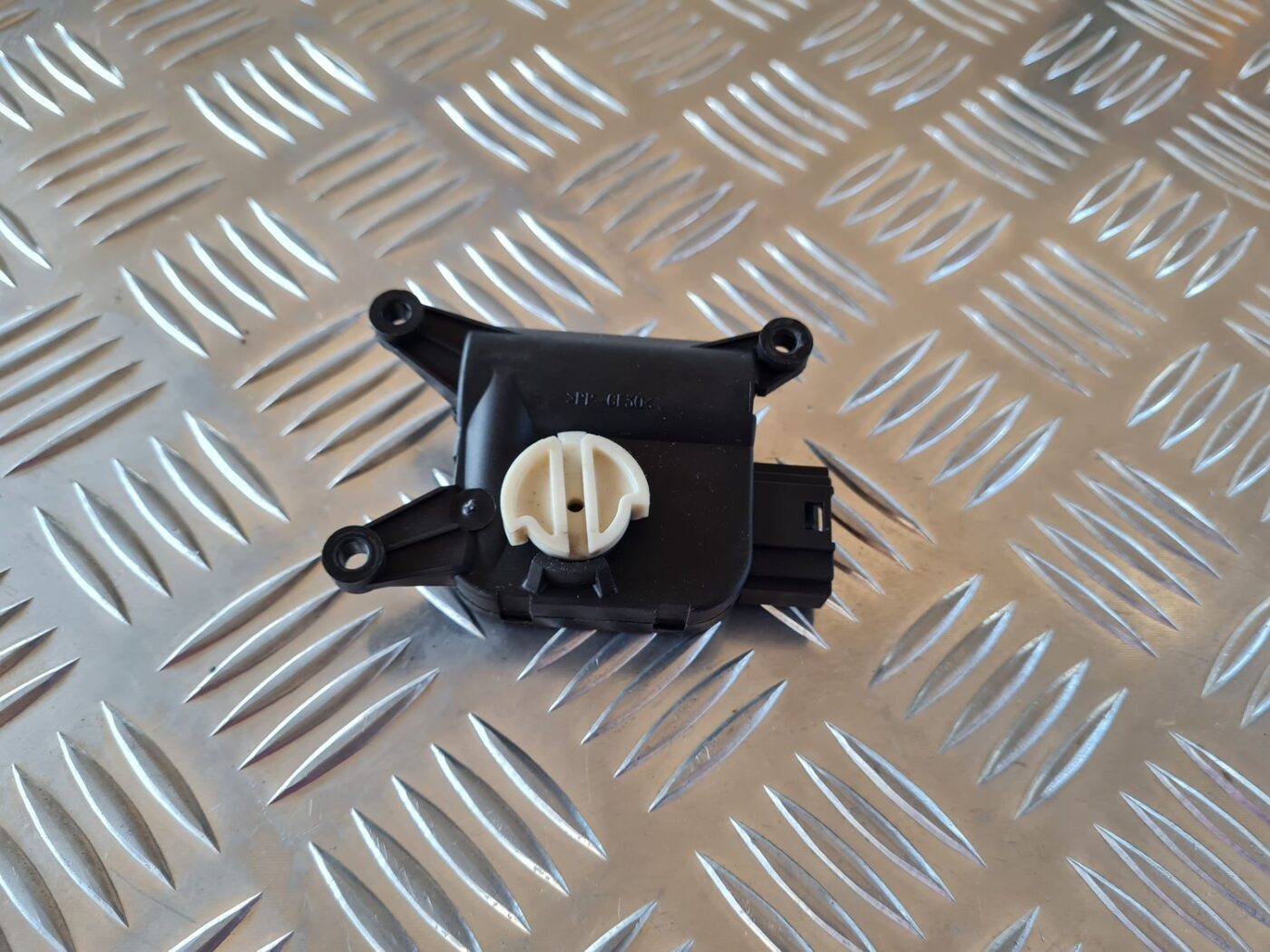 Apsildes sistēmas aktuators priekš AUDI A6 2008