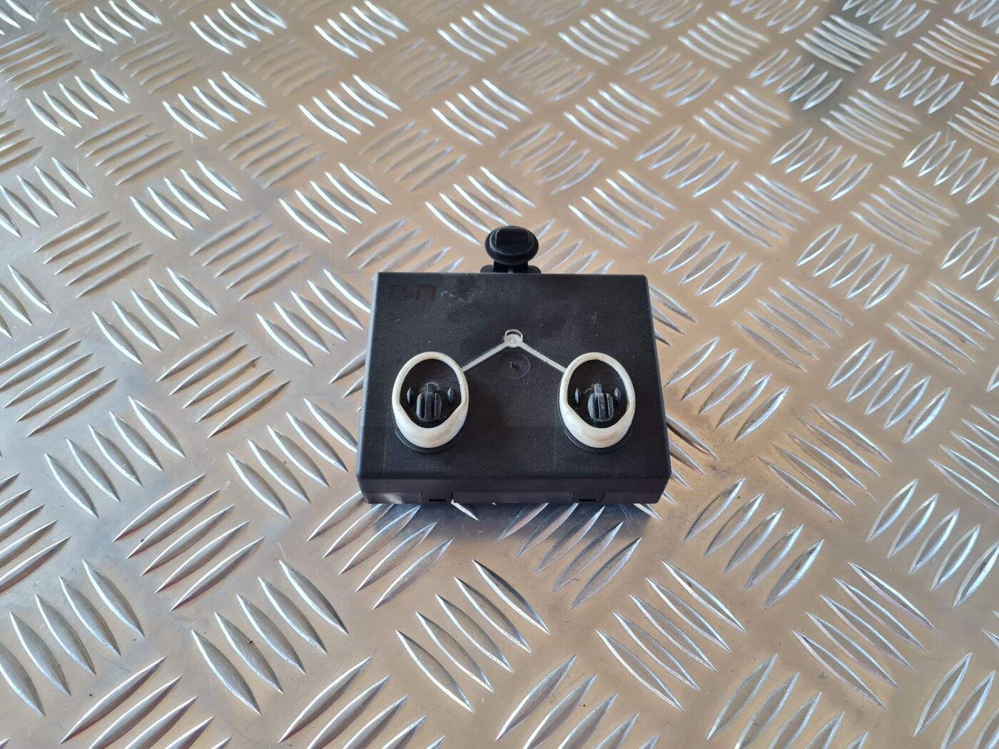 Priekšējo labo durvju vadības bloks priekš AUDI A6 2008 3 Priekšējo labo durvju vadības bloks priekš AUDI A6 2008