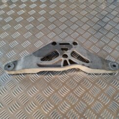 Aizmugurēja reduktora kronšteins priekš AUDI A6 2008