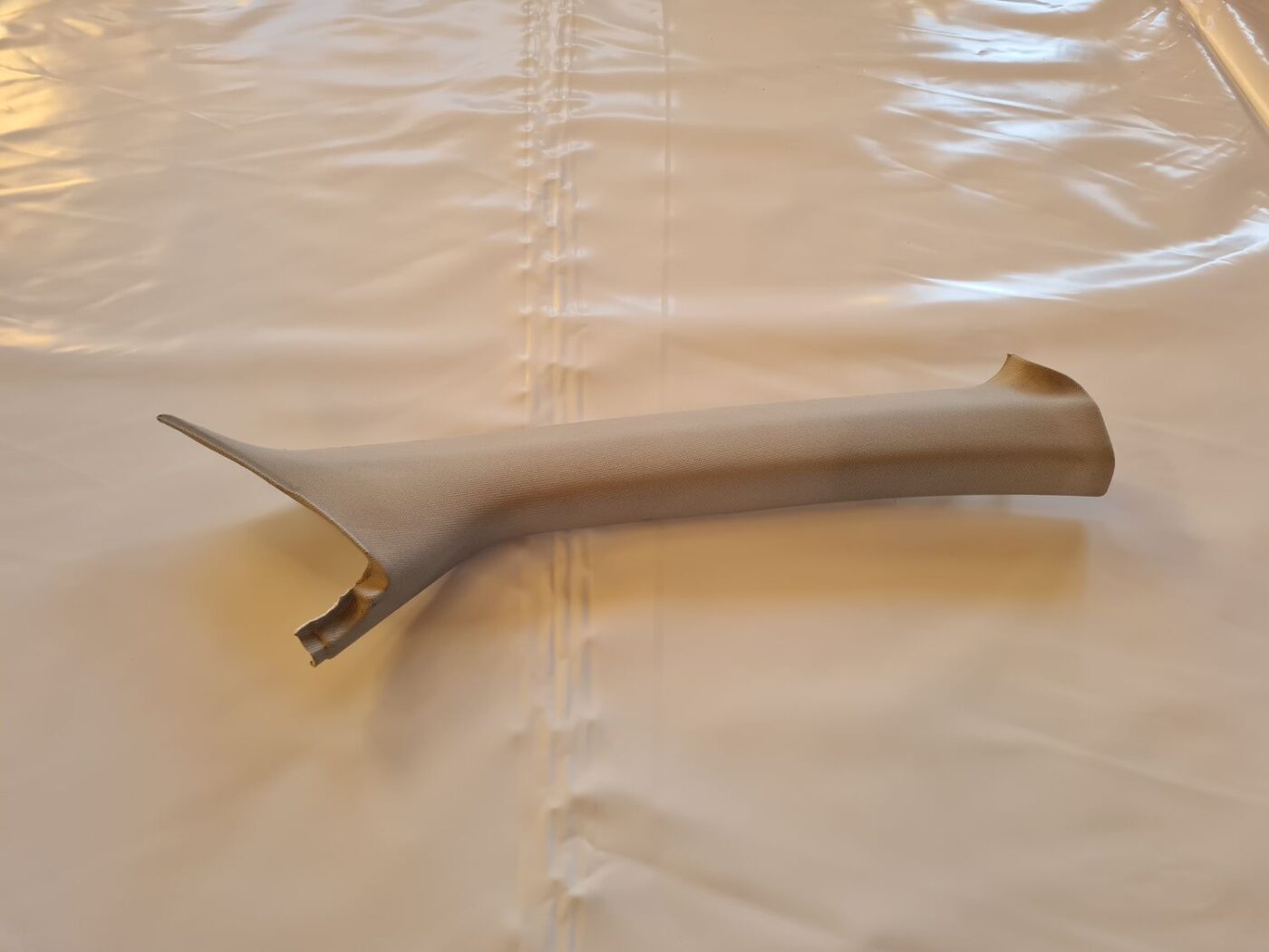 Priekšējas salona statnes apdare priekš AUDI A6 2008 1 Priekšējas salona statnes apdare priekš AUDI A6 2008