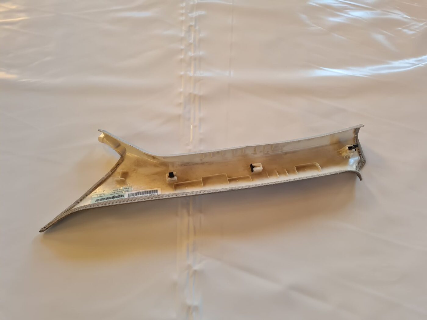 Priekšējas salona statnes apdare priekš AUDI A6 2008 2 Priekšējas salona statnes apdare priekš AUDI A6 2008