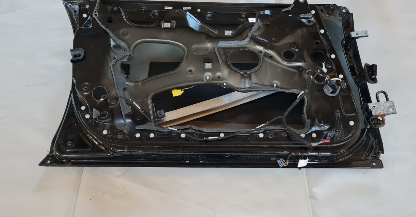 Priekšējās kreisās durvis priekš AUDI A6 2008 5 Priekšējās kreisās durvis priekš AUDI A6 2008