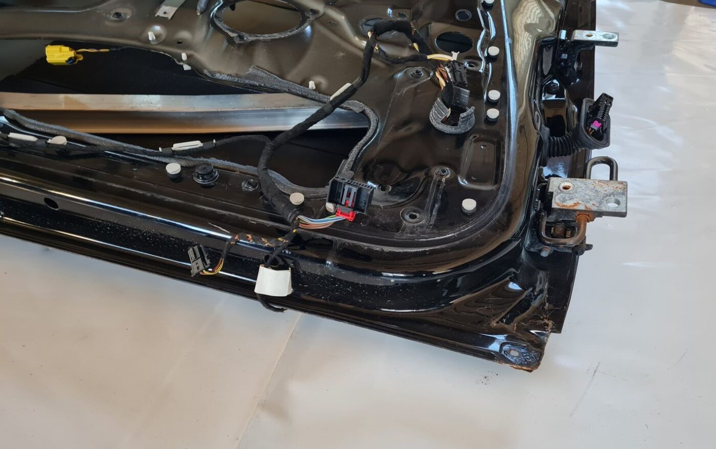 Priekšējās kreisās durvis priekš AUDI A6 2008 3 Priekšējās kreisās durvis priekš AUDI A6 2008