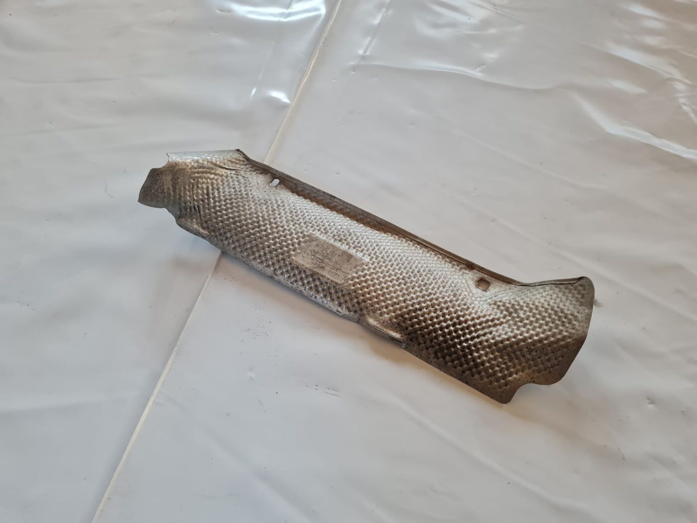 Izpūtēja sistēmas karstuma aizsargs priekš AUDI A6 2008 1 Izpūtēja sistēmas karstuma aizsargs priekš AUDI A6 2008