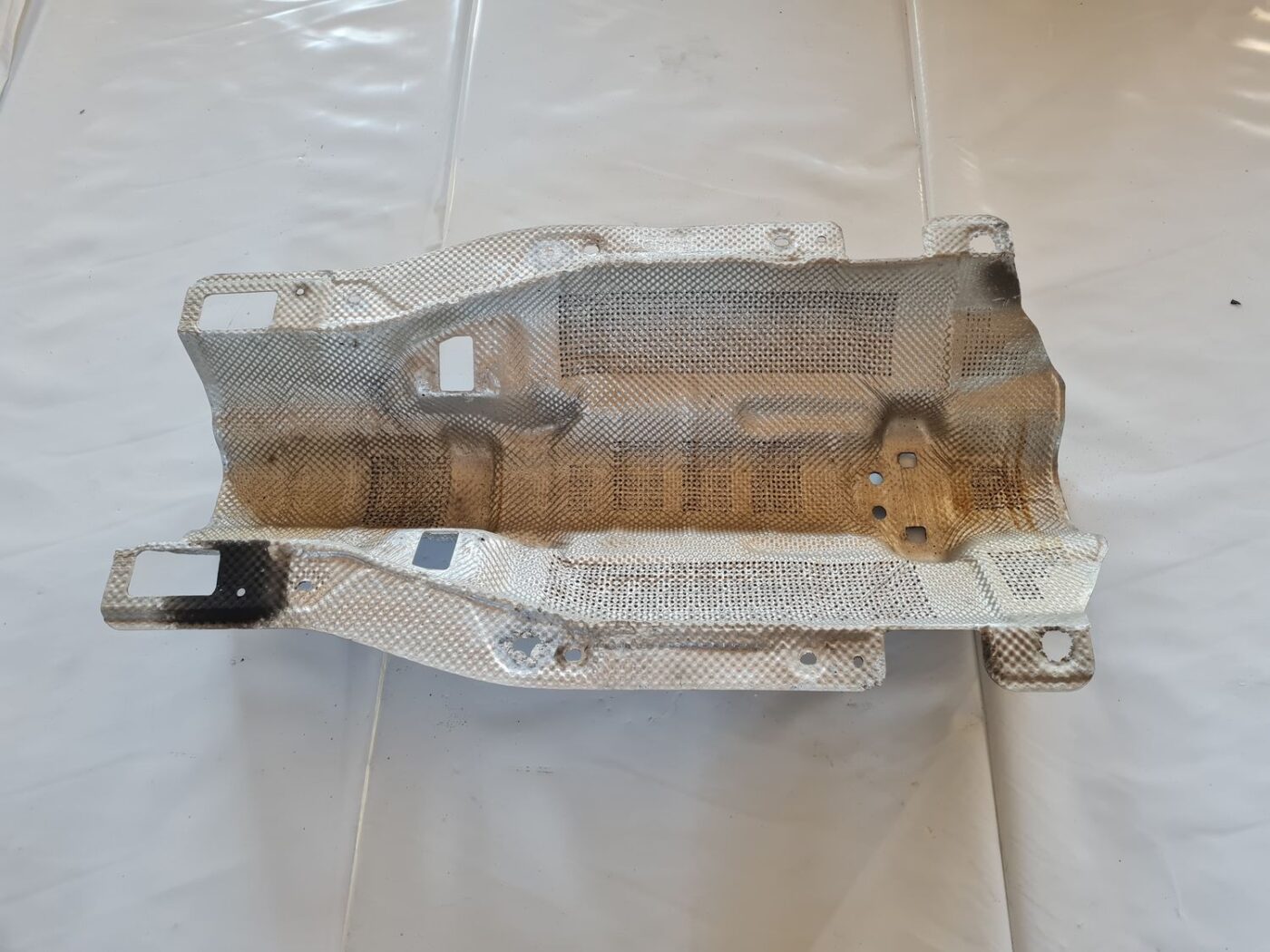 Izpūtēja sistēmas karstuma aizsargs priekš AUDI A6 2008