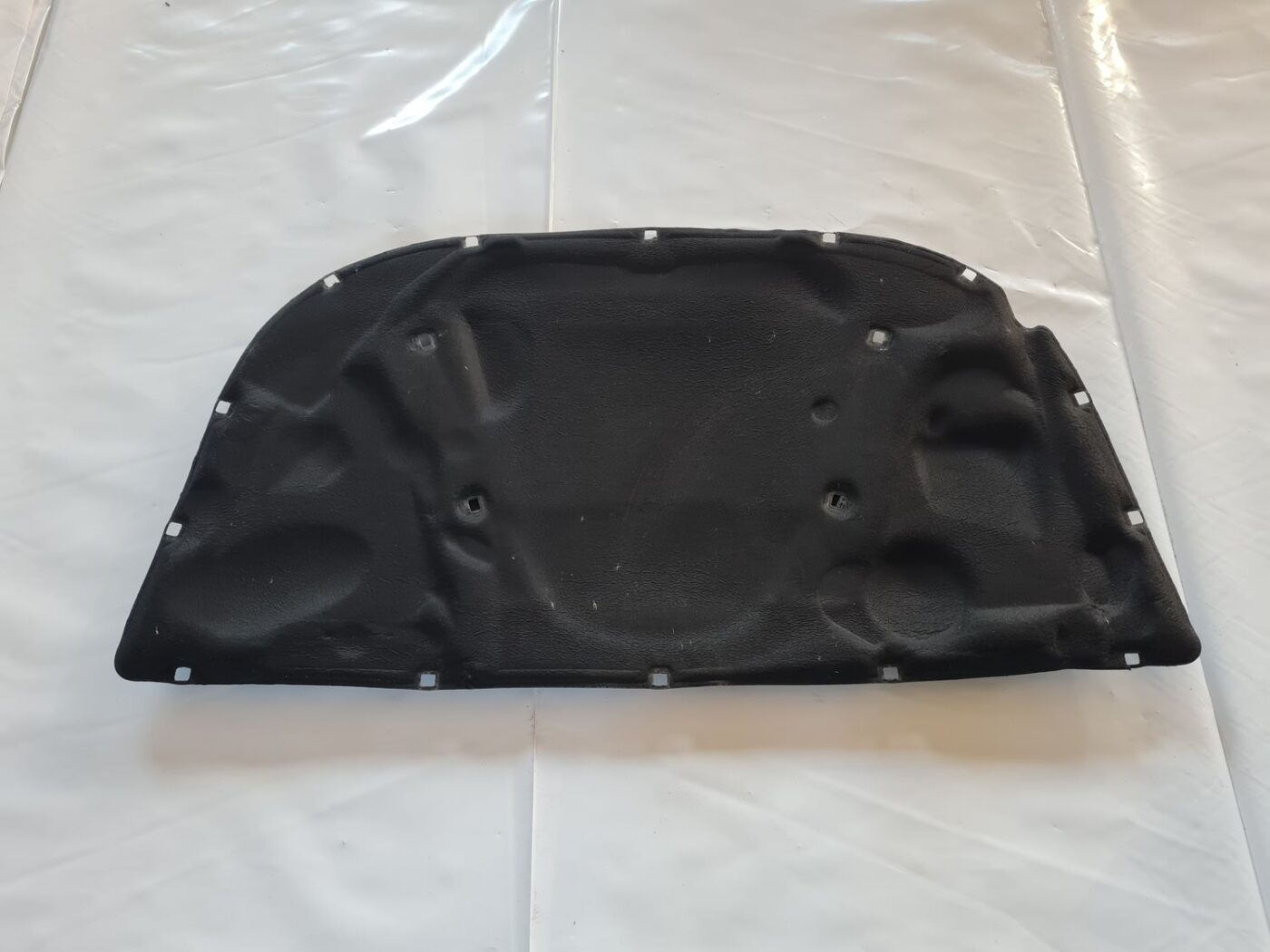 Pārsega trokšņa izolācija priekš AUDI A6 2008 1 Pārsega trokšņa izolācija priekš AUDI A6 2008