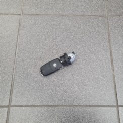 Aizdedzes slēdzene priekš VW POLO 2011