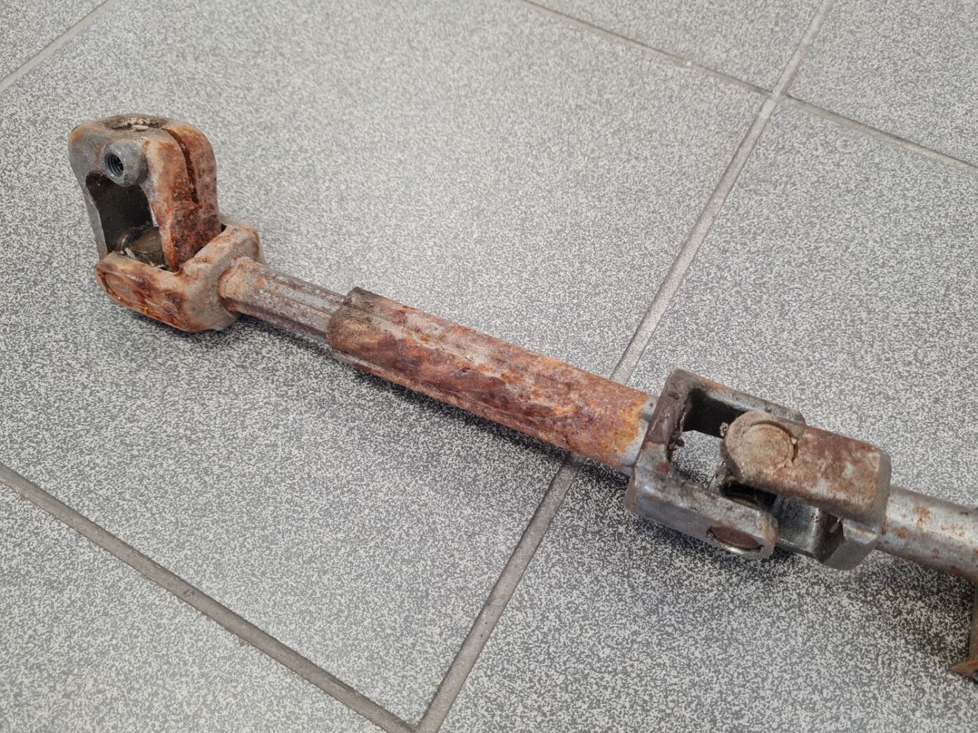 Stūres statne priekš VW POLO 2011