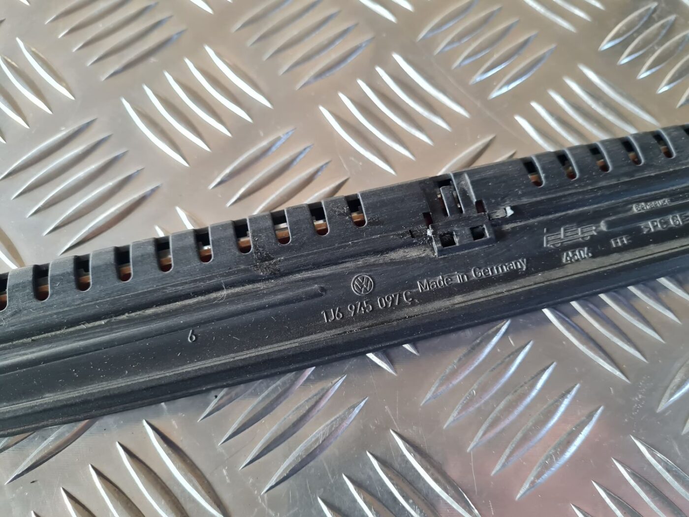 Stop signāls priekš VW GOLF IV 1999 4 Stop signāls priekš VW GOLF IV 1999