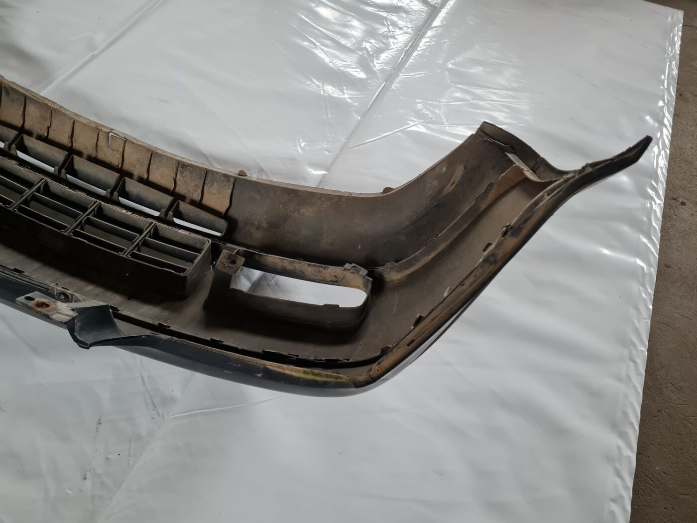 Priekšējais buferis priekš VW GOLF IV 1999 4 Priekšējais buferis priekš VW GOLF IV 1999