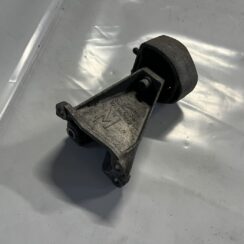 Ātrumkārbas kronšteins priekš AUDI A4 2000 AVANT