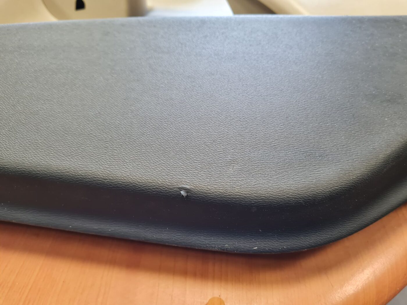 Priekšējo labo durvju apdare priekš VOLVO S80 2007 Black 9 Priekšējo labo durvju apdare priekš VOLVO S80 2007 Black