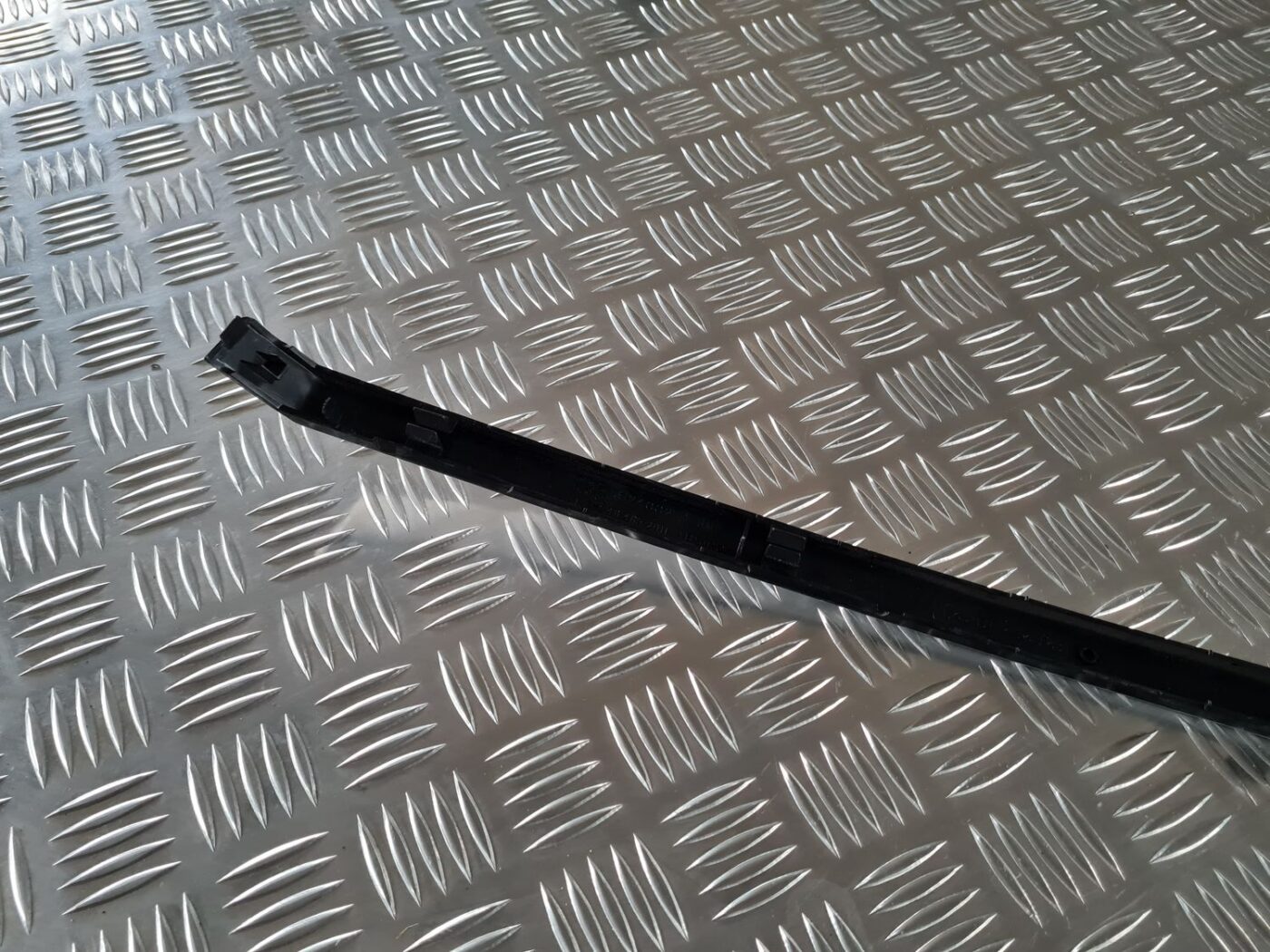 Mērinstrumentu paneļa dekoratīvā uzlika priekš OPEL MERIVA 2004 4 Mērinstrumentu paneļa dekoratīvā uzlika priekš OPEL MERIVA 2004