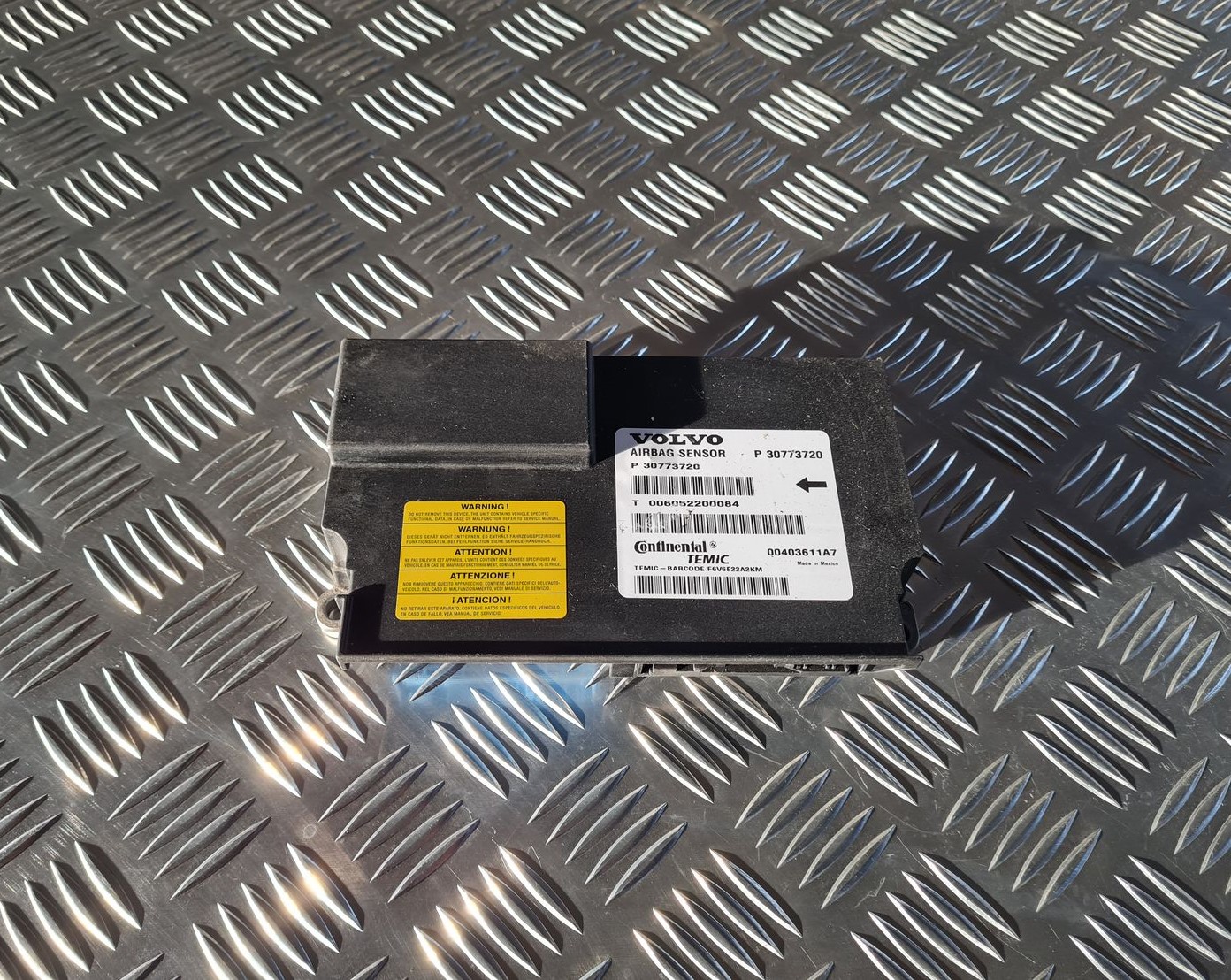 Drošības spilvena vadības bloks priekš VOLVO S80 2007 Black 1 Drošības spilvena vadības bloks priekš VOLVO S80 2007 Black