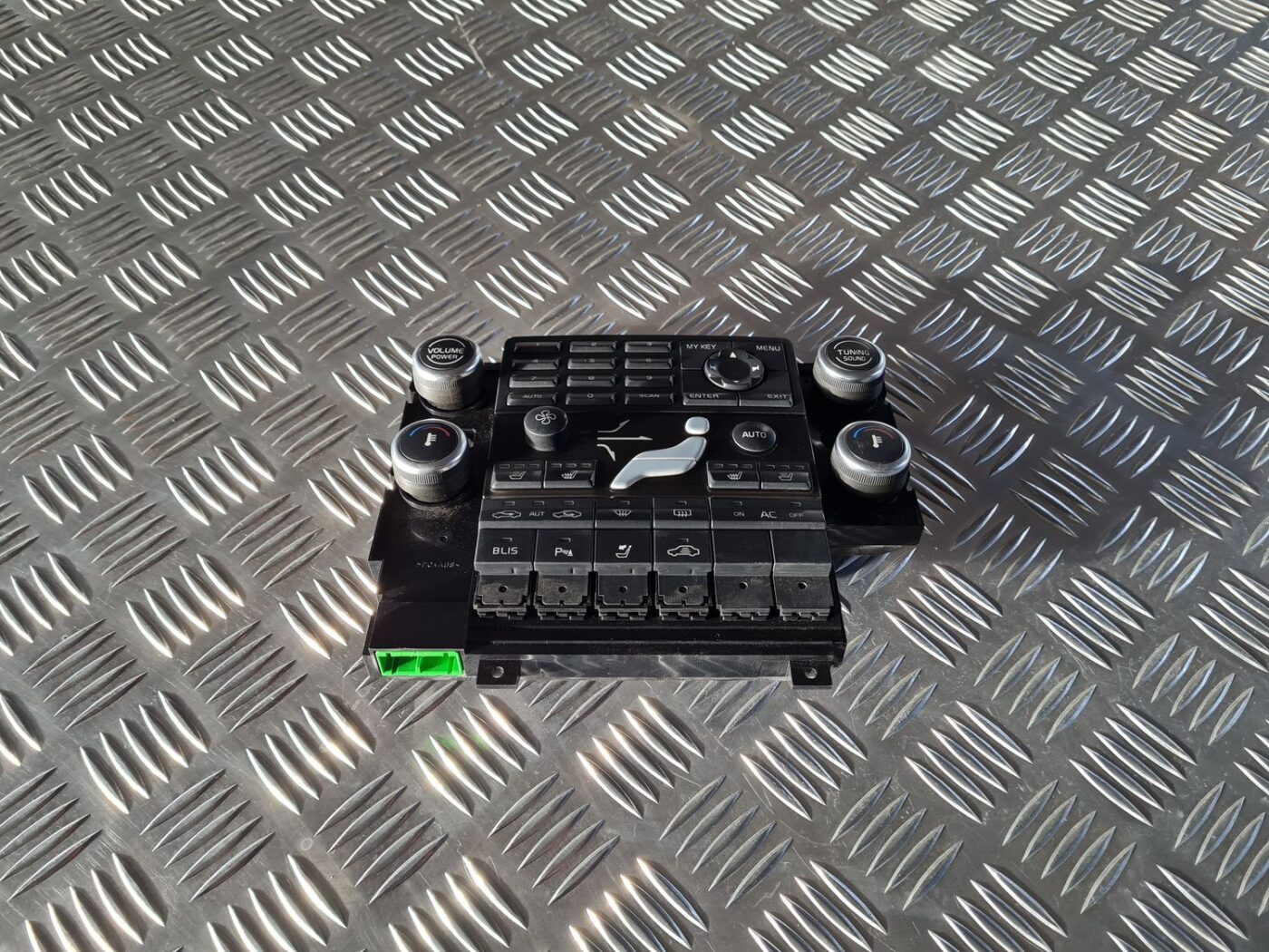 Klimata kontroles bloks priekš VOLVO S80 2007 Black 1 Klimata kontroles bloks priekš VOLVO S80 2007 Black