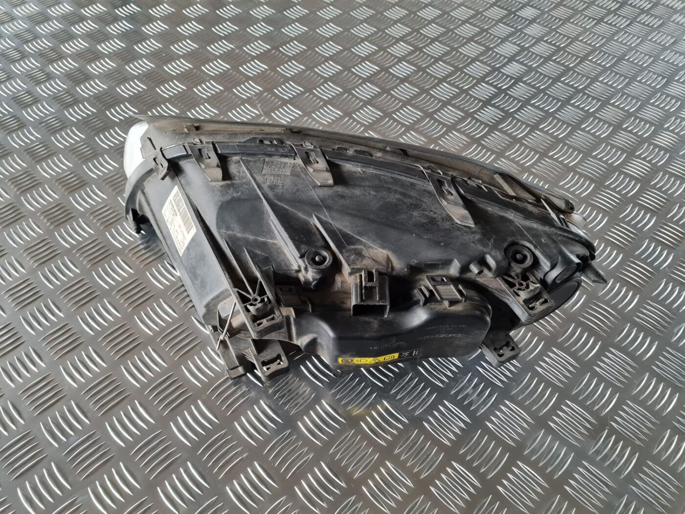 Priekšējais labais lukturis priekš VOLVO S80 2007 Black