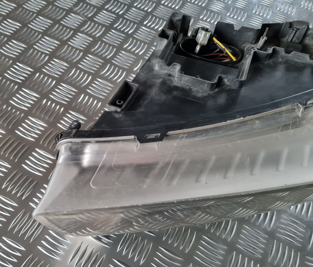 Priekšējais labais lukturis priekš VOLVO S80 2007 Black