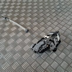 Priekšējo labo durvju slēdzene priekš VOLVO S80 2007 Black