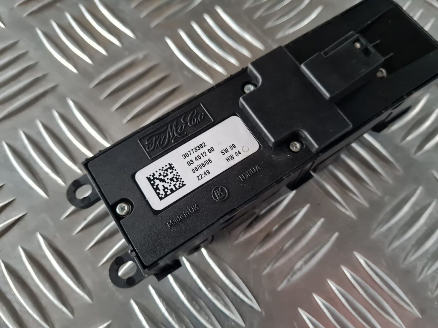 Šofera durvju slēdža pogas priekš VOLVO S80 2007 Black 3 Šofera durvju slēdža pogas priekš VOLVO S80 2007 Black