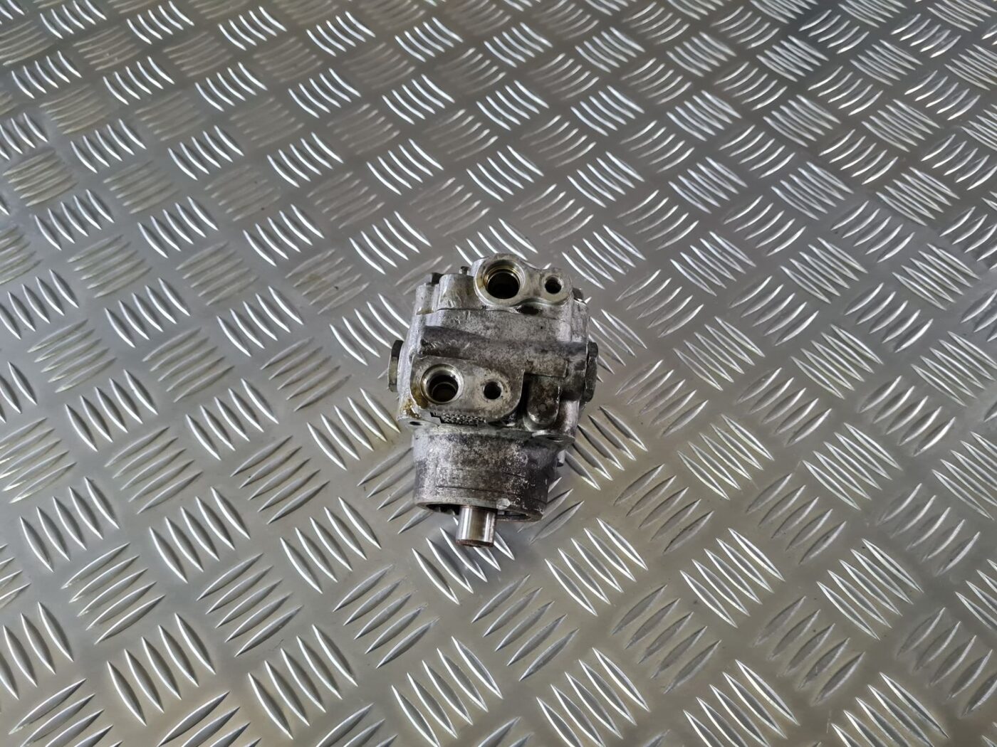 Hidrauliskais pastiprinātājs priekš VOLVO S80 2007 Black 3 Hidrauliskais pastiprinātājs priekš VOLVO S80 2007 Black